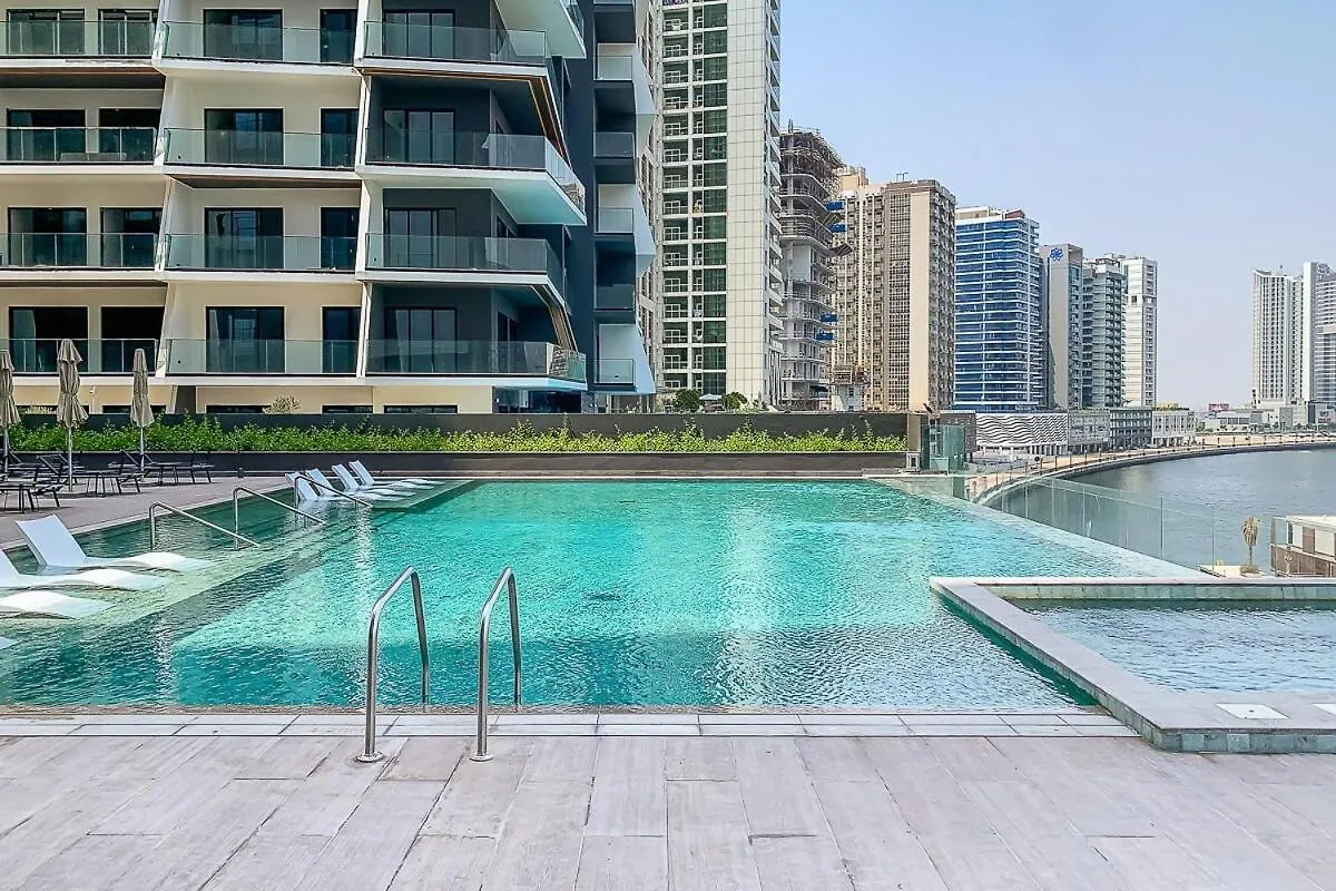 Frank Porter - 15 Northside Tower 2A Dubaj 0*,  Spojené arabské emiráty